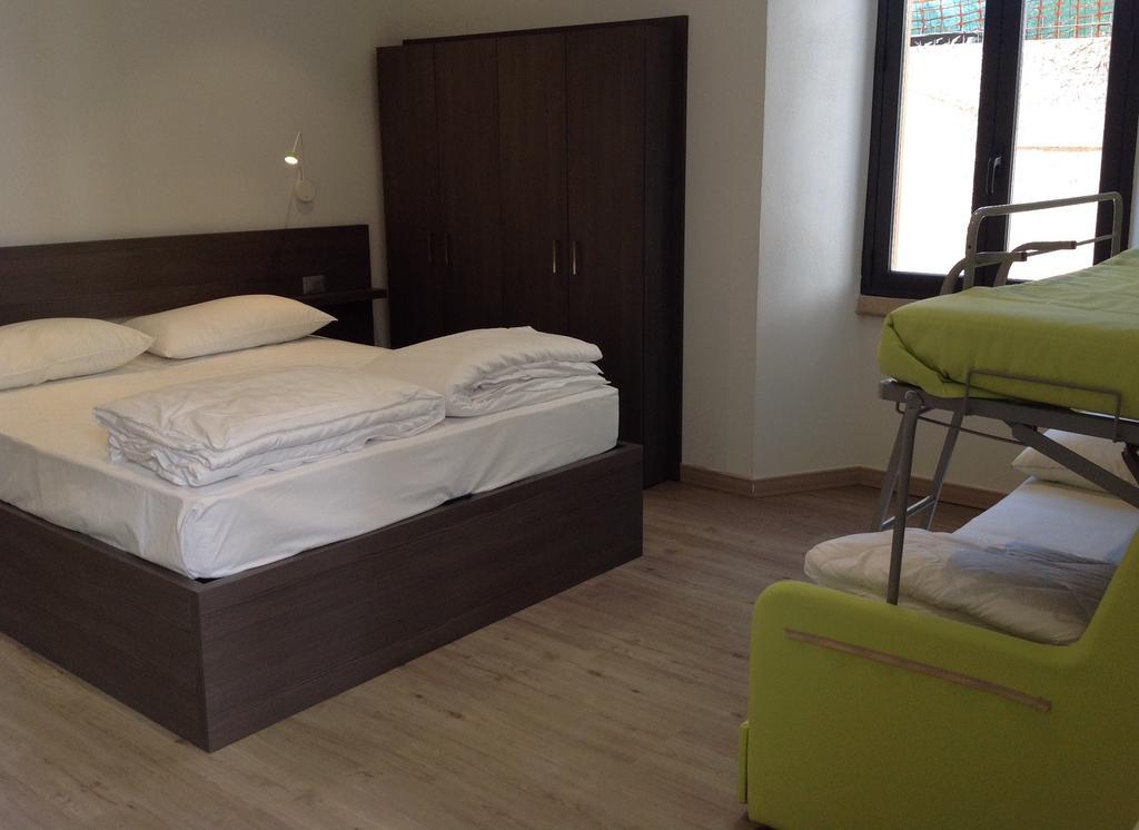Campione Del Garda Surf House Hostel Pieve  Exterior photo