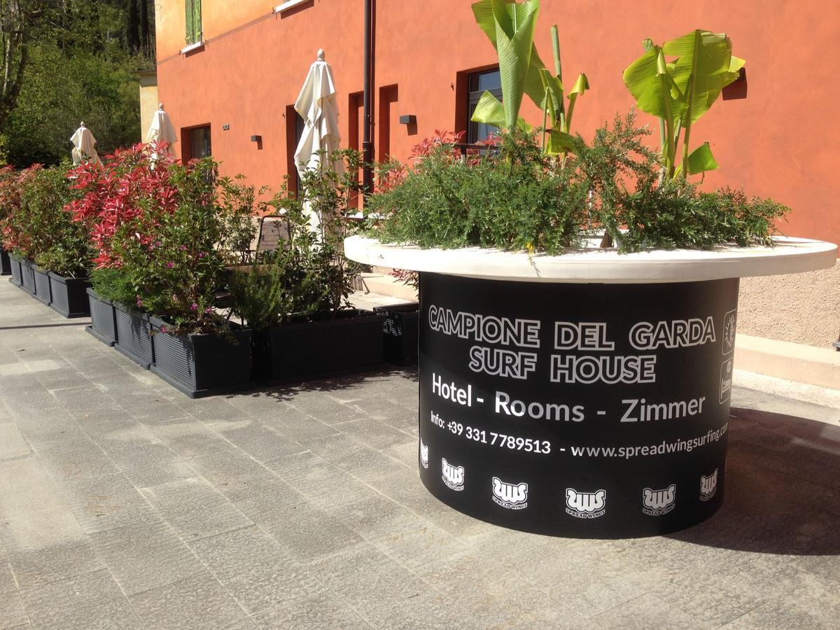 Campione Del Garda Surf House Hostel Pieve  Exterior photo